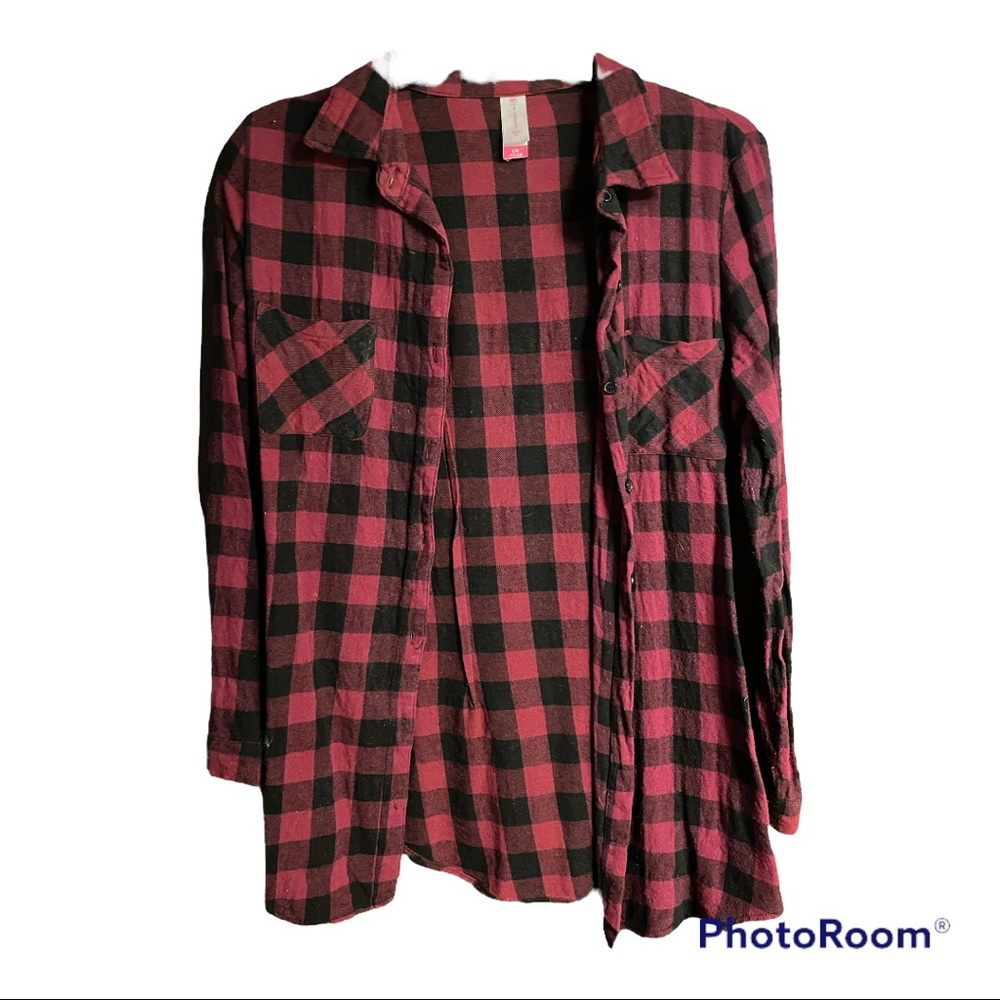 Red and black Buffalo Plaid button up long sleeve flannel.